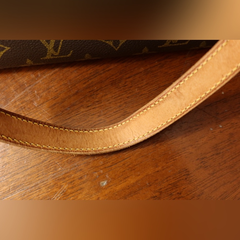 Louis Vuitton Luco Monogram Tote Bag vintage - Picture 13 of 16